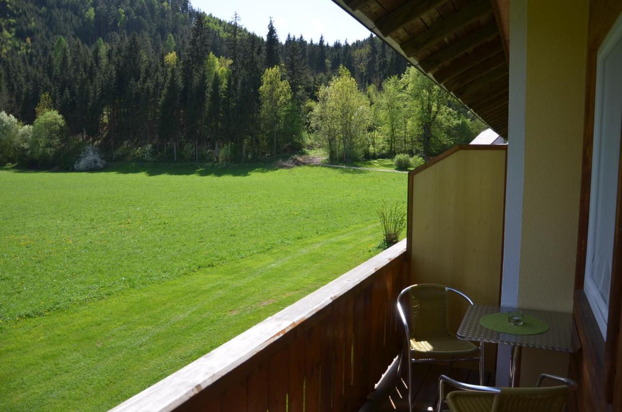 Ferien Am Talhof Hotell Sankt Urban Exteriör bild